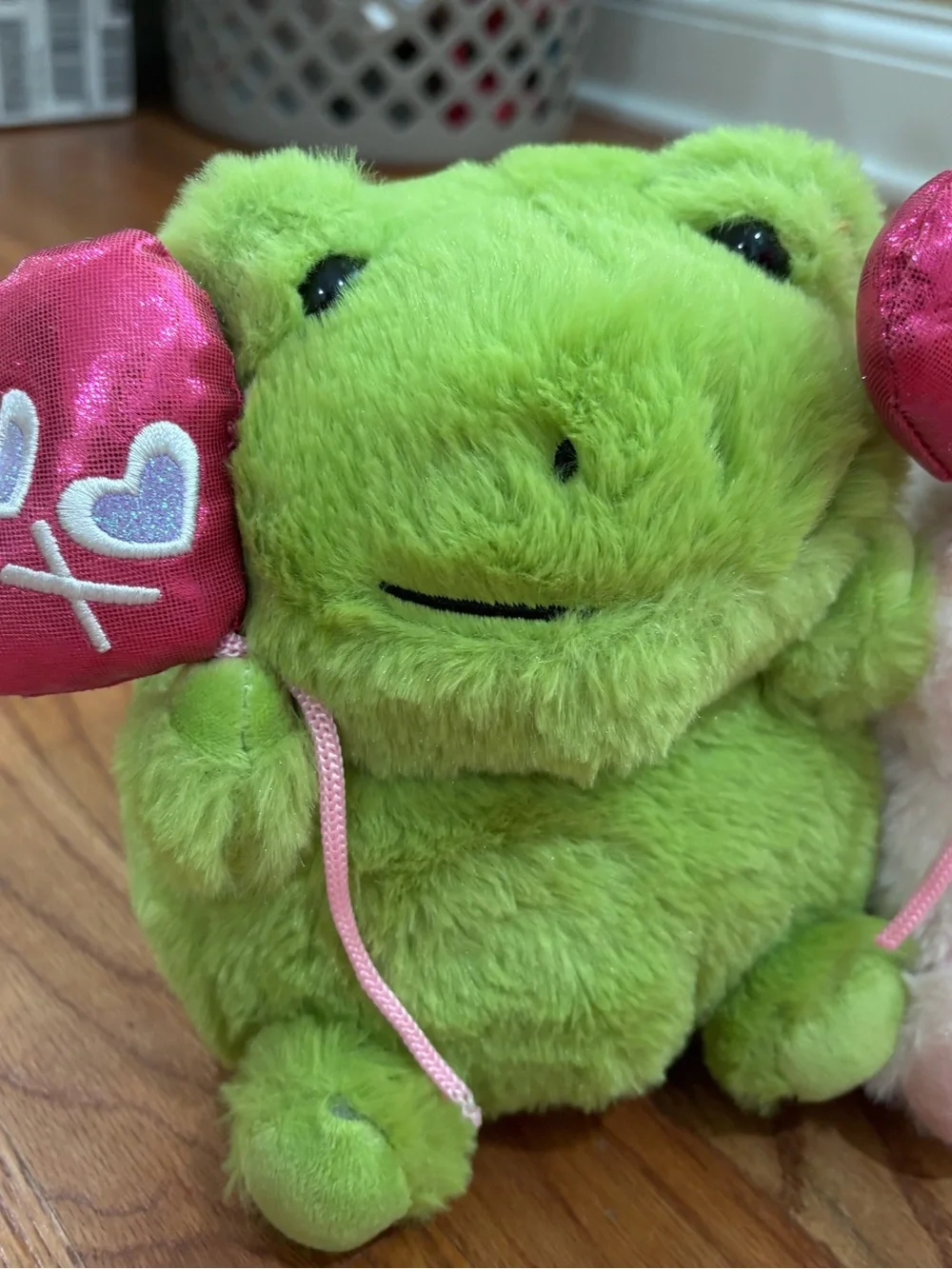 Plush Pink Pig and Green Frog Small Plush animal Set - Soft Cuddly Companions - Picture 2 of 4